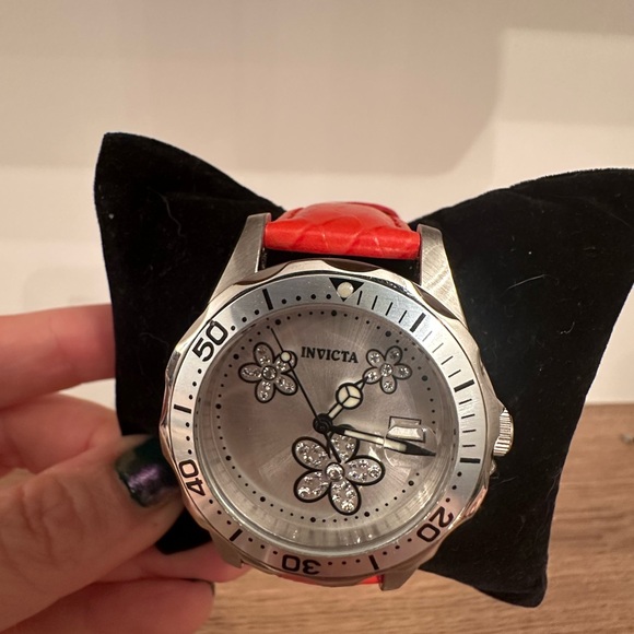 Women’s Invicta Watch - Picture 2 of 3